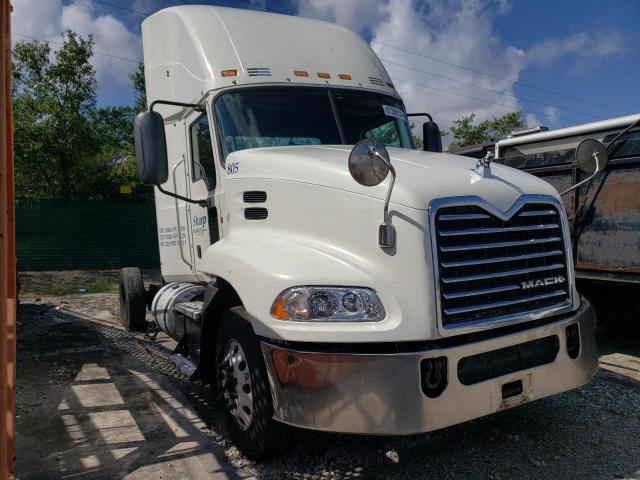 2015 MACK 600 CXU600, 