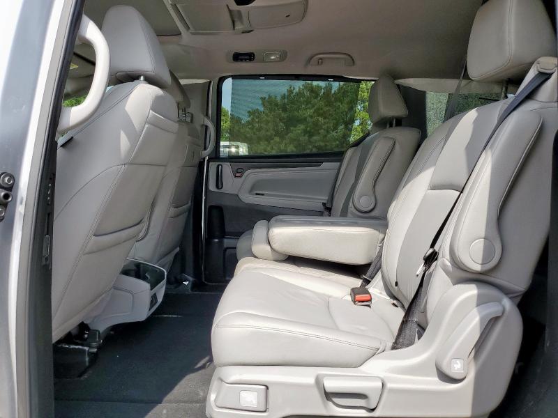 5FNRL6H89RB030298 - 2024 HONDA ODYSSEY TOURING SILVER photo 11