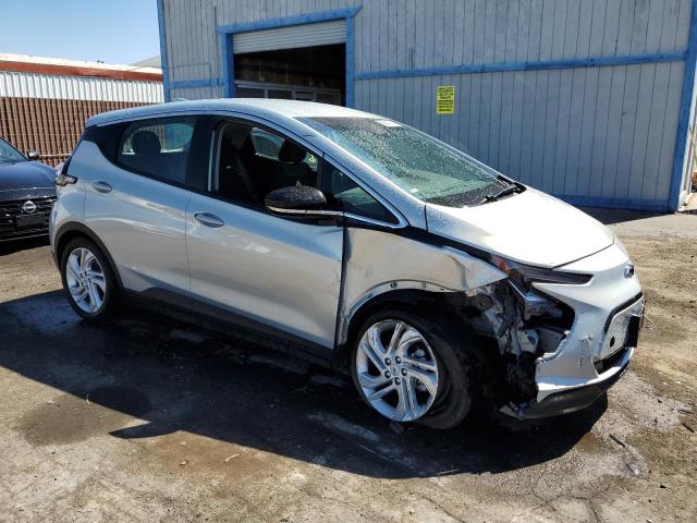 1G1FW6S0XP4197814 - 2023 CHEVROLET BOLT EV 1LT SILVER photo 4