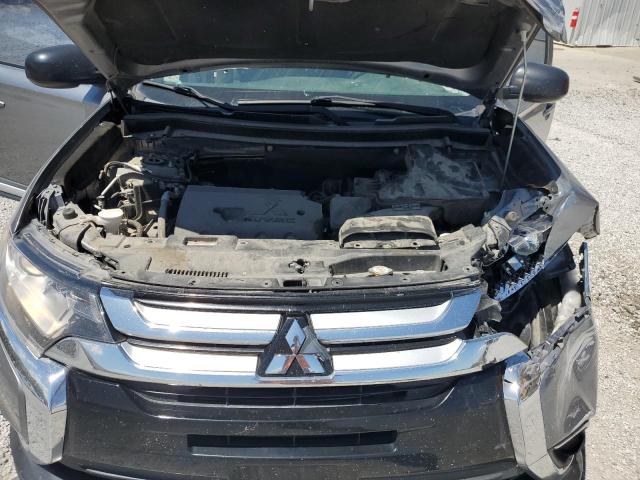 JA4AZ2A36JZ006438 - 2018 MITSUBISHI OUTLANDER ES 银色 照片 12