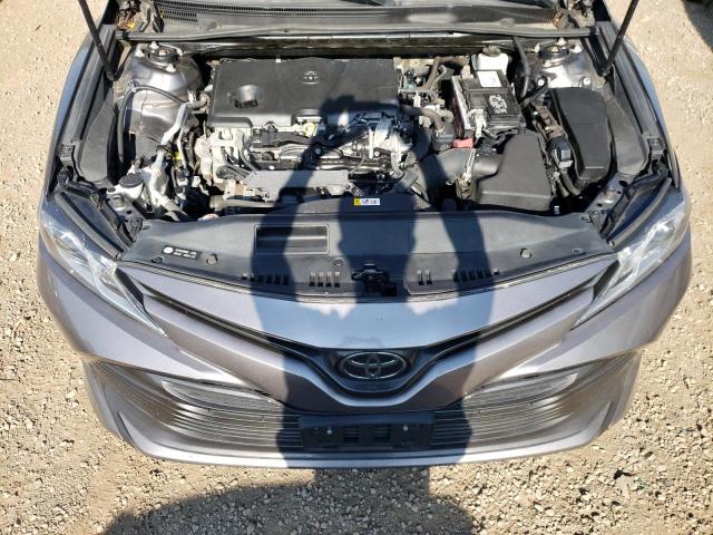 4T1B11HK9JU674879 - 2018 TOYOTA CAMRY L GRAY photo 11