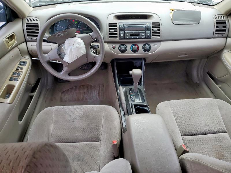 4T1BF32K12U501560 - 2002 TOYOTA CAMRY LE GREEN photo 8