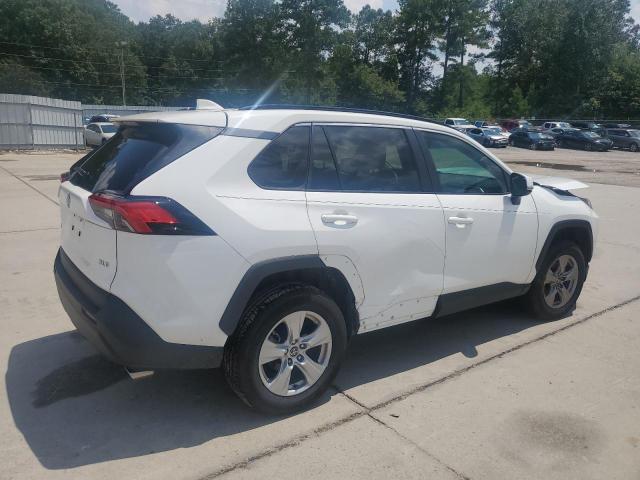 2T3W1RFV8PC242427 - 2023 TOYOTA RAV4 XLE WHITE photo 3