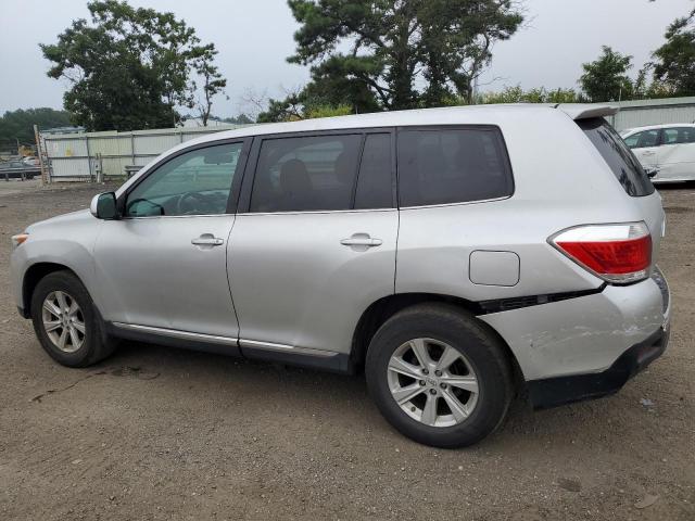 5TDBK3EH8BS066766 - 2011 TOYOTA HIGHLANDER BASE SILVER photo 2