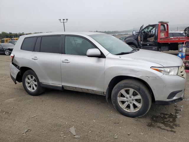 5TDBK3EH8BS066766 - 2011 TOYOTA HIGHLANDER BASE SILVER photo 4