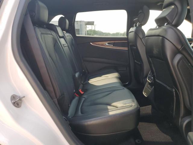 2LMPJ8LR1GBL32025 - 2016 LINCOLN MKX RESERVE WHITE photo 11