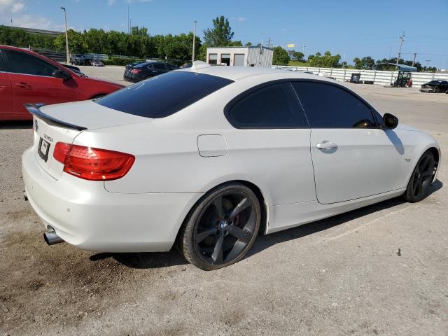 WBAKG7C55BE264385 - 2011 BMW 335 I WHITE photo 3