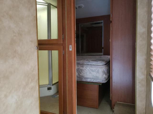 5SFGF40349E050685 - 2009 HEARTLAND CYCLONE WHITE photo 5