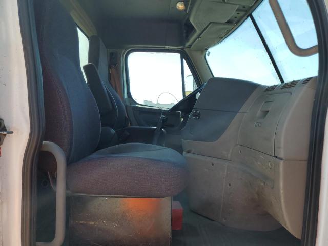 3AKBGBDV6FSGT1106 - 2015 FREIGHTLINER CASCADIA 1 WHITE photo 5