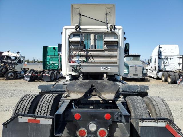 3AKBGBDV6FSGT1106 - 2015 FREIGHTLINER CASCADIA 1 WHITE photo 6