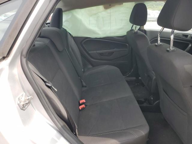 3FADP4BJ4JM110743 - 2018 FORD FIESTA SE ვერცხლისფერი ფოტო 10