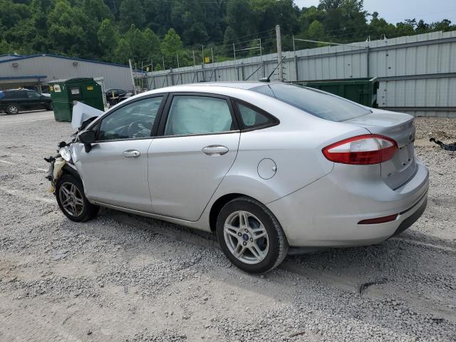 3FADP4BJ4JM110743 - 2018 FORD FIESTA SE ვერცხლისფერი ფოტო 2