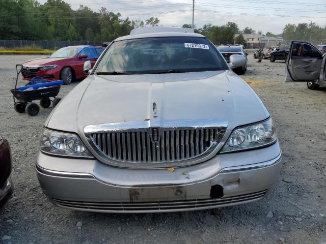 1LNHM83W34Y680209 - 2004 LINCOLN TOWN CAR ULTIMATE SILVER photo 5