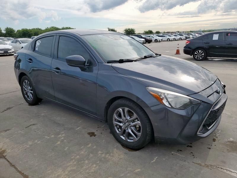 3MYDLBYV1KY514910 - 2019 TOYOTA YARIS L ნაცრისფერი ფოტო 4