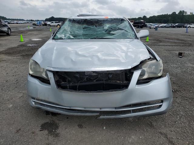 4T1BK36B55U025873 - 2005 TOYOTA AVALON XL GRAY photo 5