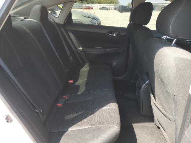 3N1AB7AP0JY299115 - 2018 NISSAN SENTRA S 白色 照片 10