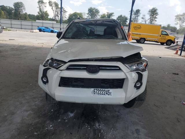 JTENU5JR6N6033945 - 2022 TOYOTA 4RUNNER SR5/SR5 PREMIUM WHITE photo 5