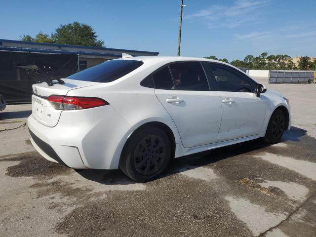 5YFEPMAE4MP258195 - 2021 TOYOTA COROLLA LE WHITE photo 3