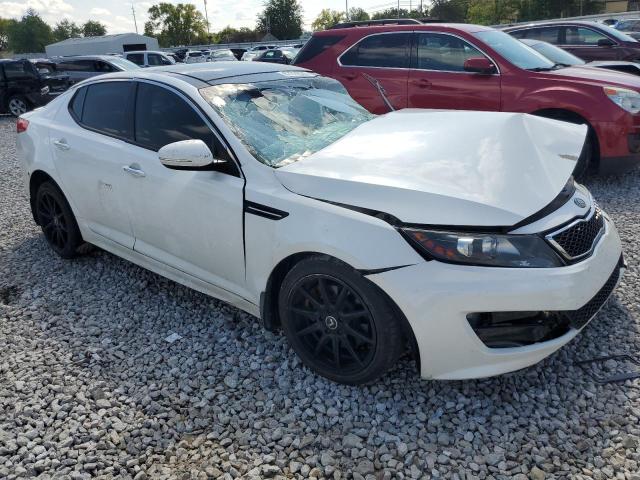 5XXGR4A6XCG010486 - 2012 KIA OPTIMA SX WHITE photo 4