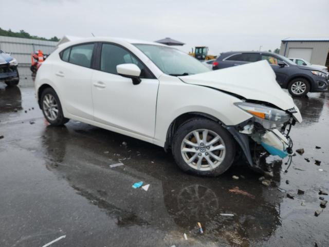 JM1BN1K76H1128095 - 2017 MAZDA 3 SPORT WHITE photo 4