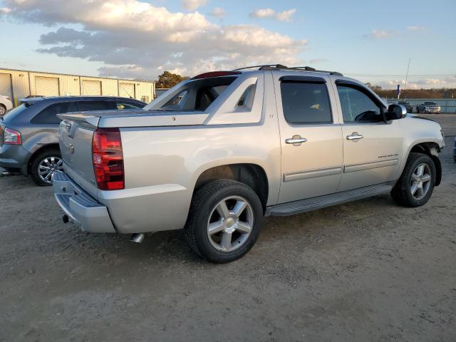 3GNTKFE36BG329370 - 2011 CHEVROLET AVALANCHE LT SILVER photo 3