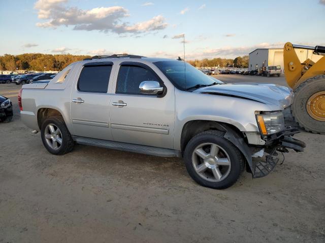 3GNTKFE36BG329370 - 2011 CHEVROLET AVALANCHE LT SILVER photo 4