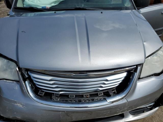 2C4RC1BG9DR675713 - 2013 CHRYSLER TOWN & COU TOURING SILVER photo 12
