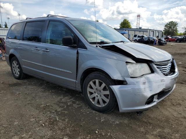 2C4RC1BG9DR675713 - 2013 CHRYSLER TOWN & COU TOURING SILVER photo 4