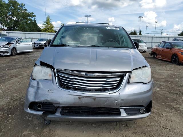 2C4RC1BG9DR675713 - 2013 CHRYSLER TOWN & COU TOURING SILVER photo 5