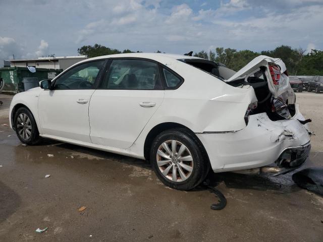 1VWAP7A31EC022920 - 2014 VOLKSWAGEN PASSAT S WHITE photo 2