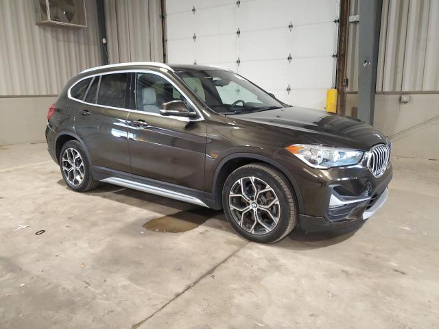 WBXJG9C09L3M17817 - 2020 BMW X1 XDRIVE28I BROWN photo 4