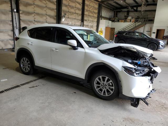 JM3KFBCM0N0572458 - 2022 MAZDA CX-5 PREFERRED WHITE photo 4