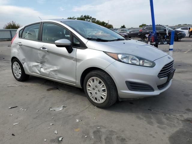 3FADP4TJ7FM146688 - 2015 FORD FIESTA S SILVER photo 4