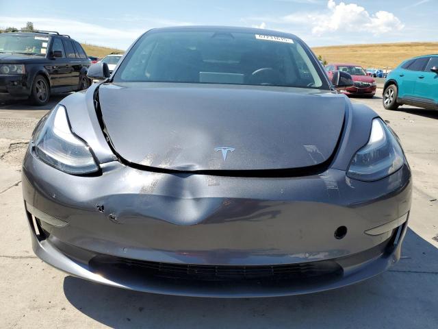 5YJ3E1EC1NF317348 - 2022 TESLA MODEL 3 Մոխրագույն լուսանկար 5