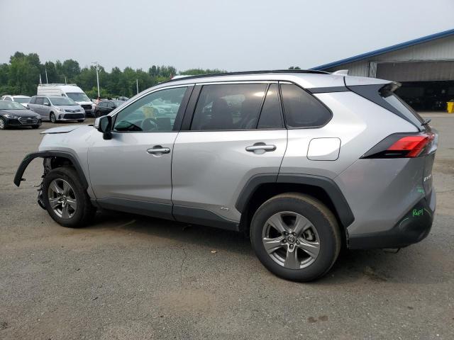 4T3RWRFV6RU123971 - 2024 TOYOTA RAV4 XLE SILVER photo 2