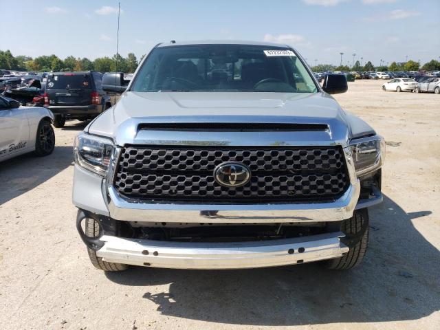 5TFUW5F1XJX707113 - 2018 TOYOTA TUNDRA DOUBLE CAB SR/SR5 GRAY photo 5