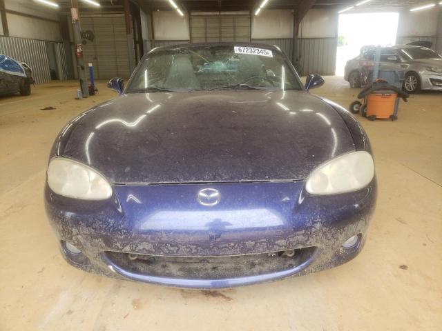 JM1NB353030306219 - 2003 MAZDA MX-5 MIATA BASE BLUE photo 5
