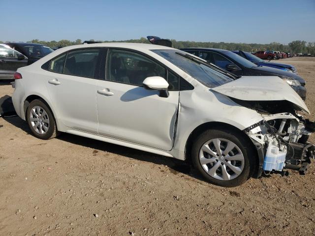 JTDEPMAEXMJ140785 - 2021 TOYOTA COROLLA LE WHITE photo 4