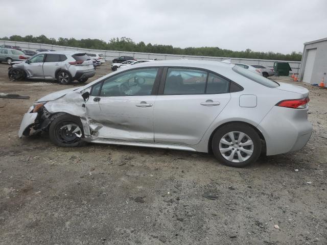 5YFEPMAE3MP193324 - 2021 TOYOTA COROLLA LE SILVER photo 2