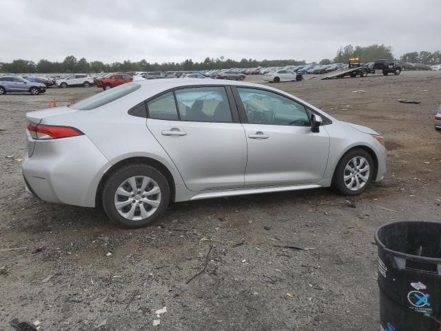 5YFEPMAE3MP193324 - 2021 TOYOTA COROLLA LE SILVER photo 3