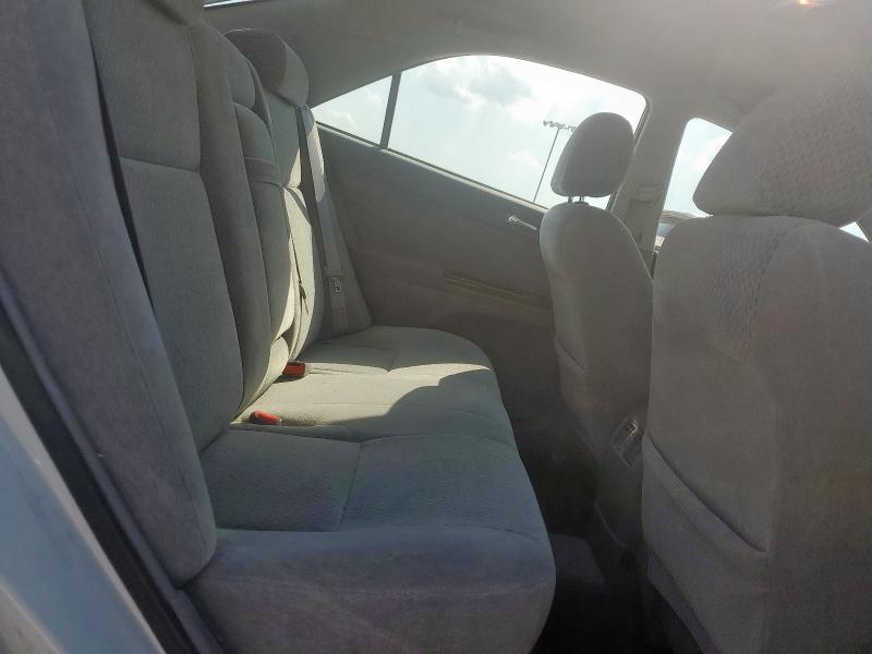 4T1BE32K13U196517 - 2003 TOYOTA CAMRY LE WHITE photo 10