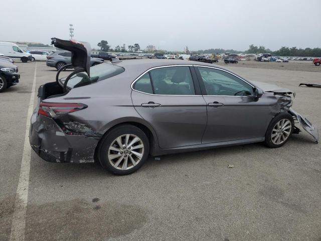 4T1C11AK5NU036312 - 2022 TOYOTA CAMRY LE GRAY photo 3