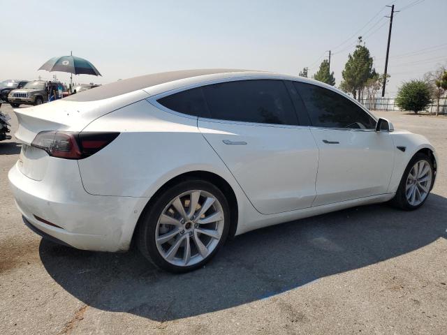 5YJ3E1EA7JF049138 - 2018 TESLA MODEL 3 Սպիտակ լուսանկար 3