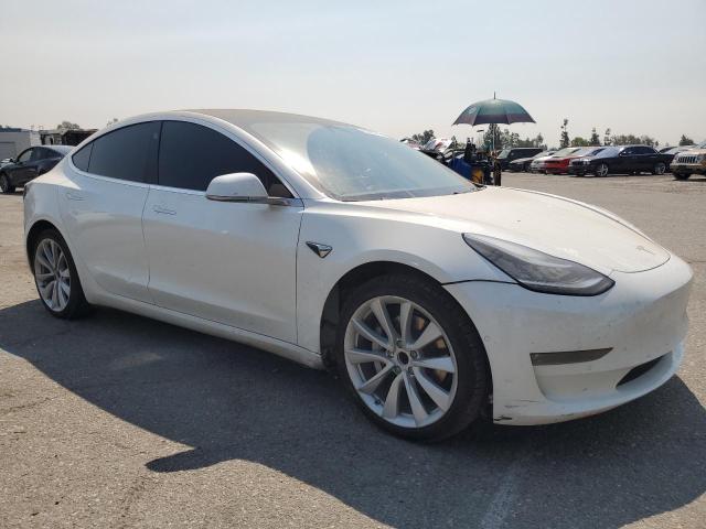 5YJ3E1EA7JF049138 - 2018 TESLA MODEL 3 Սպիտակ լուսանկար 4