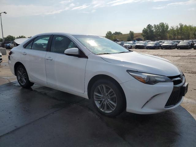 4T1BF1FK2GU265166 - 2016 TOYOTA CAMRY LE WHITE photo 4