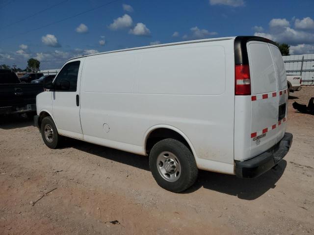 1GCWGAFG2K1236744 - 2019 CHEVROLET EXPRESS G2 WHITE photo 2
