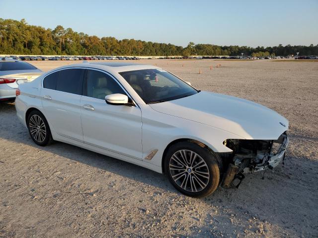 WBAJE7C50JWD52256 - 2018 BMW 540 XI WHITE photo 4