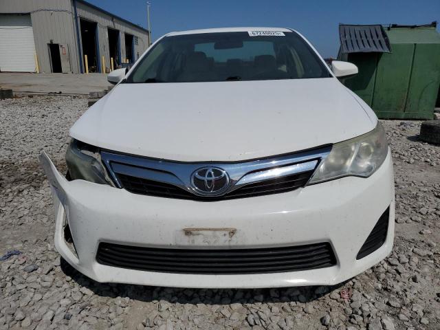 4T4BF1FK2DR302203 - 2013 TOYOTA CAMRY L WHITE photo 5