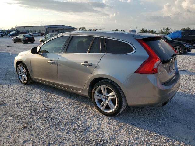 YV140MEK0F1220092 - 2015 VOLVO V60 PREMIER BEIGE photo 2