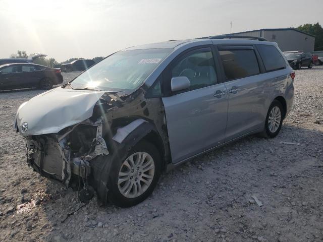 2016 TOYOTA SIENNA XLE, 